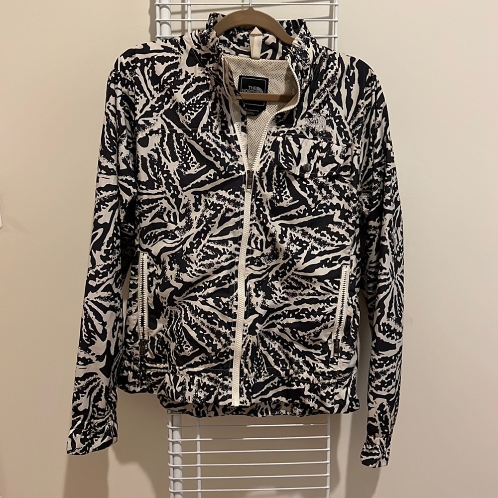 North Face Light Weight Spring Jacket Waterproof - image 1